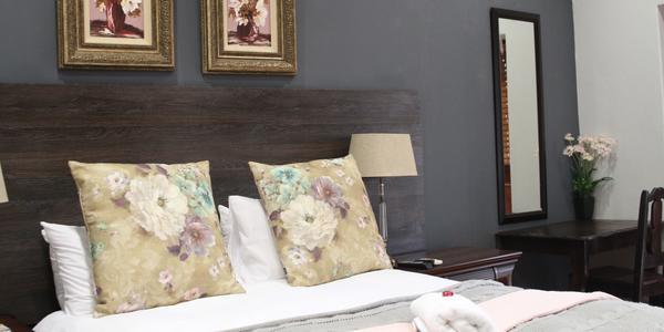 93 On Celliers Guesthouse หลุยส์ทริคาร์ดท์ ภายนอก รูปภาพ